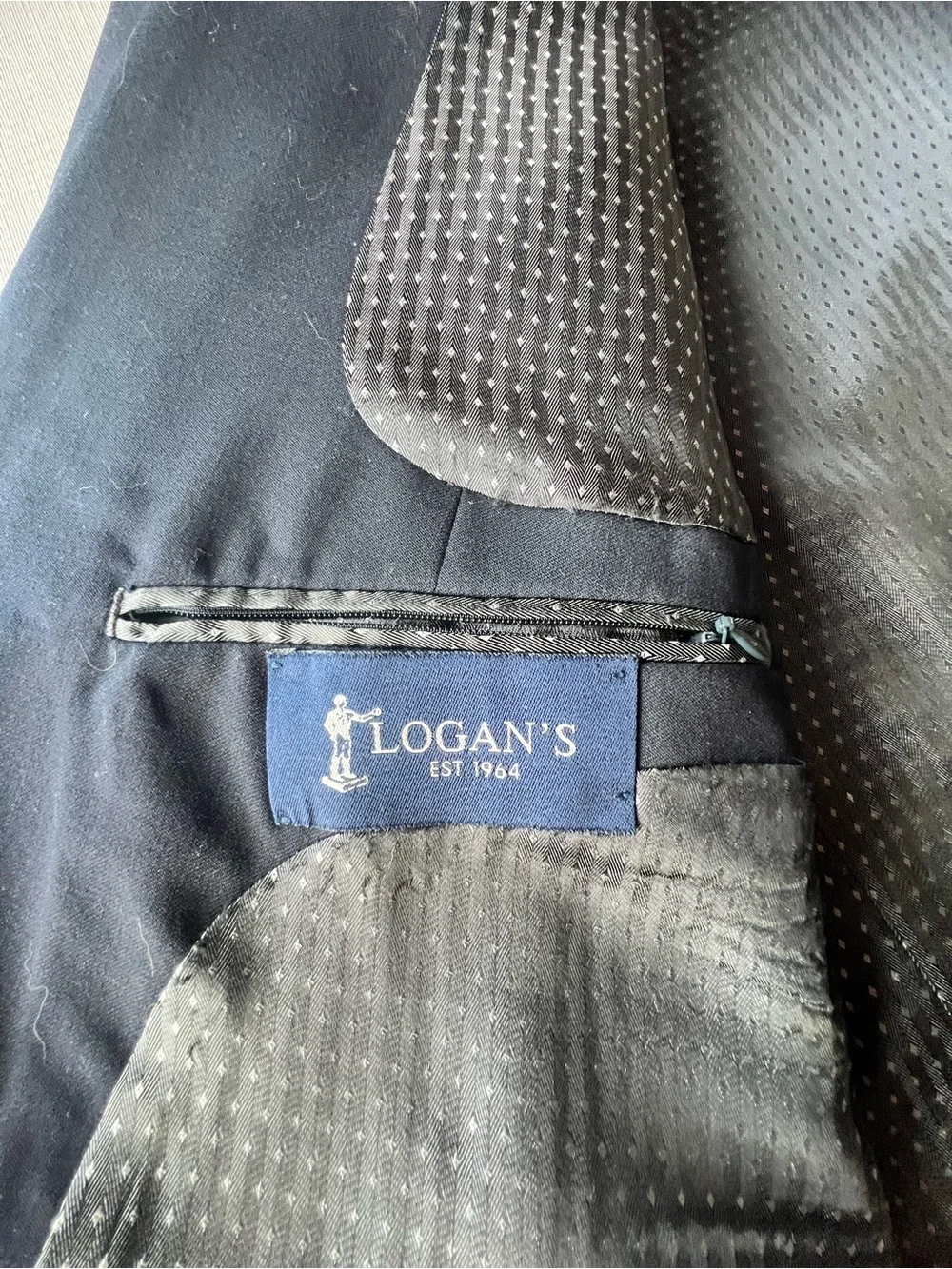 Logan’s of Lexington Men's Classic Navy Blazer - Tailored Two-Button Jacket -50R
